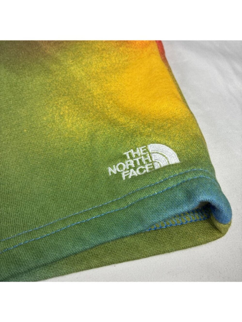 The North Face Pride Fleece Shorts Mens Large Rainbow Tie Dye Puff Print Sweat - Picture 2 of 9